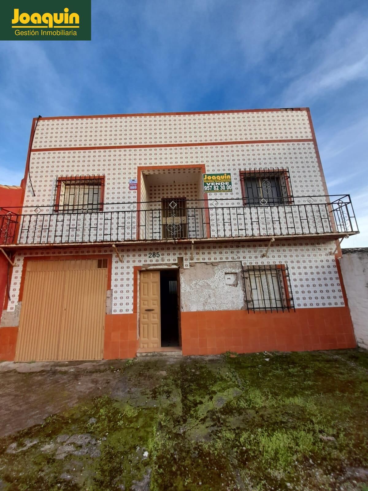 Vista exterior de Casa o xalet en venda en  Córdoba Capital amb Calefacció, Terrassa i Balcó