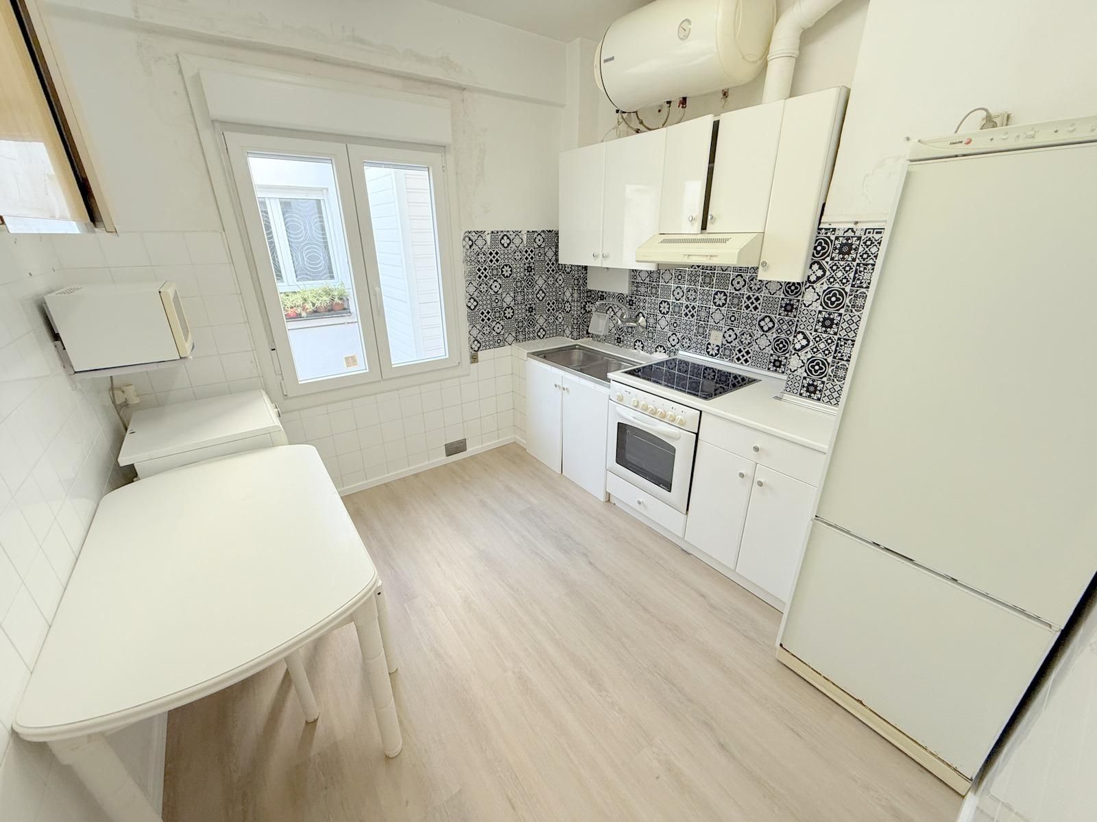 Kitchen of Flat for sale in Estella / Lizarra  with Parquet flooring and Balcony