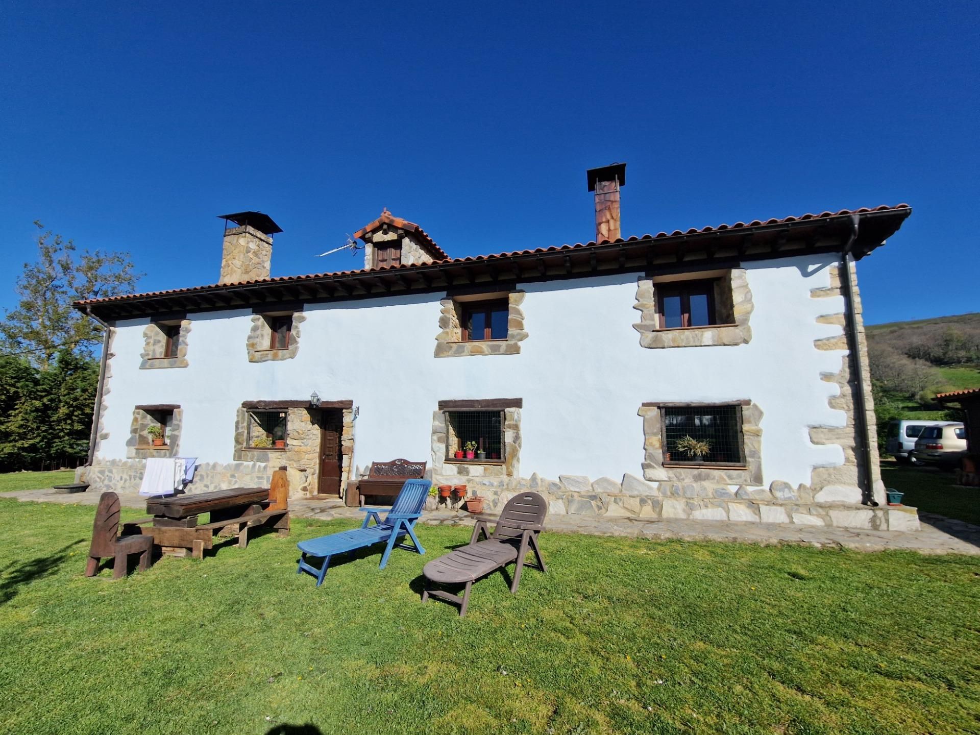 Exterior view of Country house for sale in Merindad de Montija  with Heating and Private garden