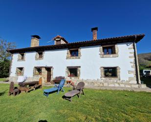 Vista exterior de Finca rústica en venda en Merindad de Montija amb Calefacció i Jardí privat