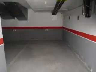 Aparcament amb ascensor en venda a C/ Vint i vuit, imagen 6