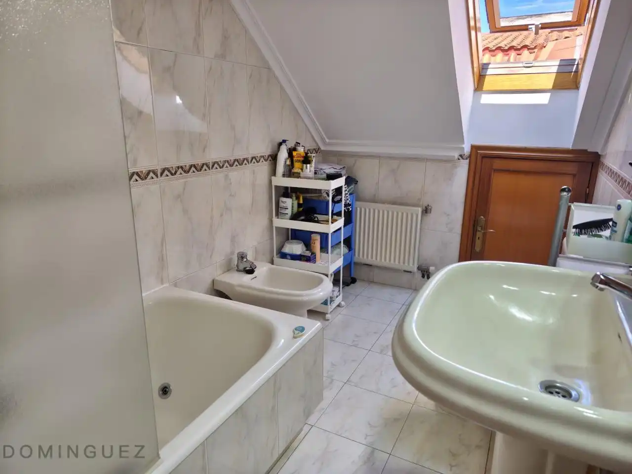 Bathroom of Flat for sale in Vigo   with Heating, Terrace and Storage room