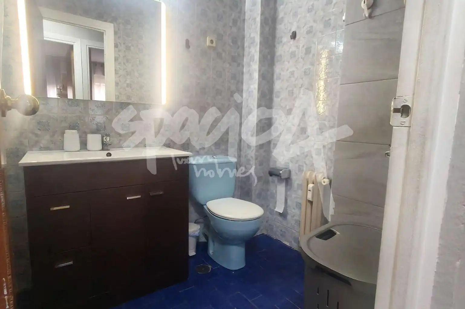 Bathroom of Flat for sale in Majadahonda  with Heating and Storage room