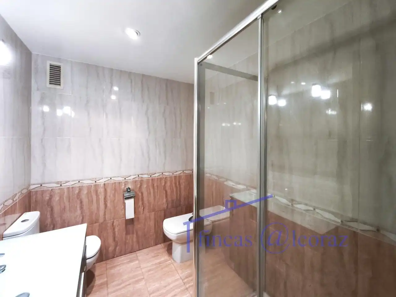 Baño de Piso en venta en Huesca con Calefacción y Trastero