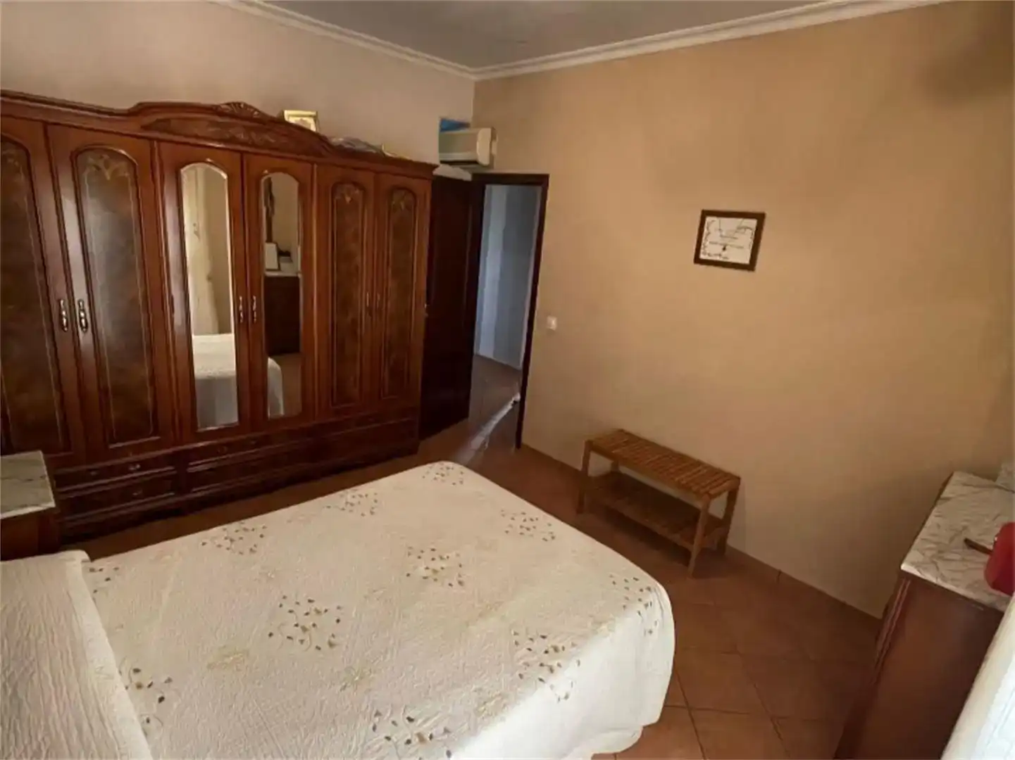 Dormitori de Casa adosada en venda en Hornachuelos amb Aire condicionat, Traster i Moblat