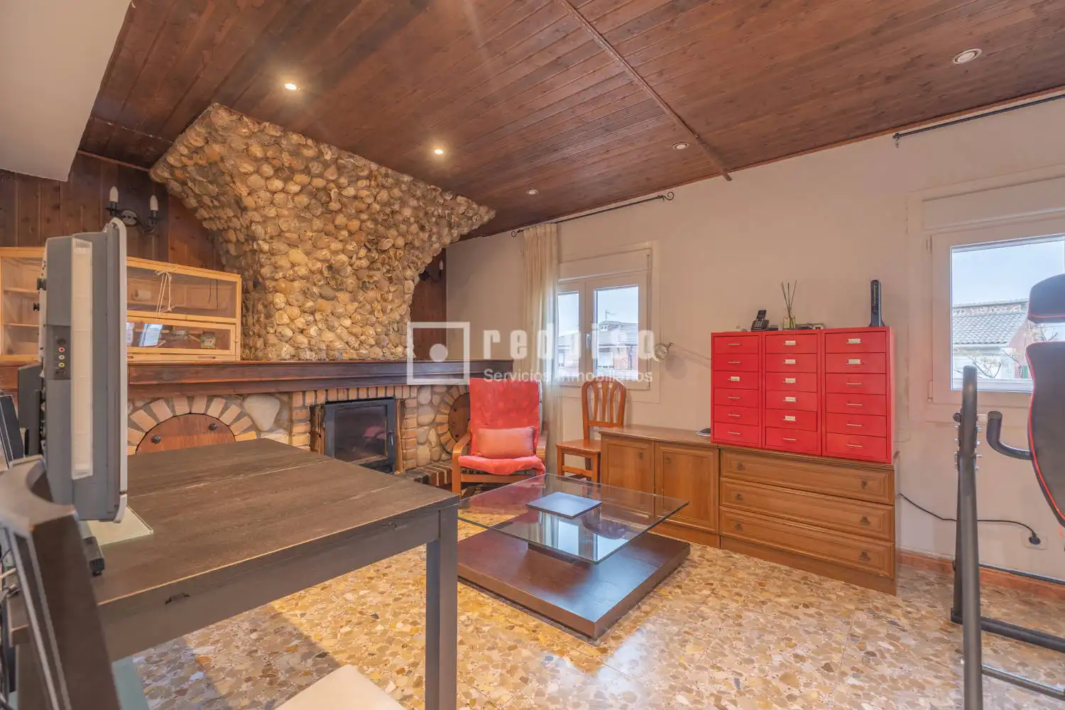 Sala d'estar de Casa o xalet en venda en Casarrubios del Monte amb Calefacció, Jardí privat i Terrassa