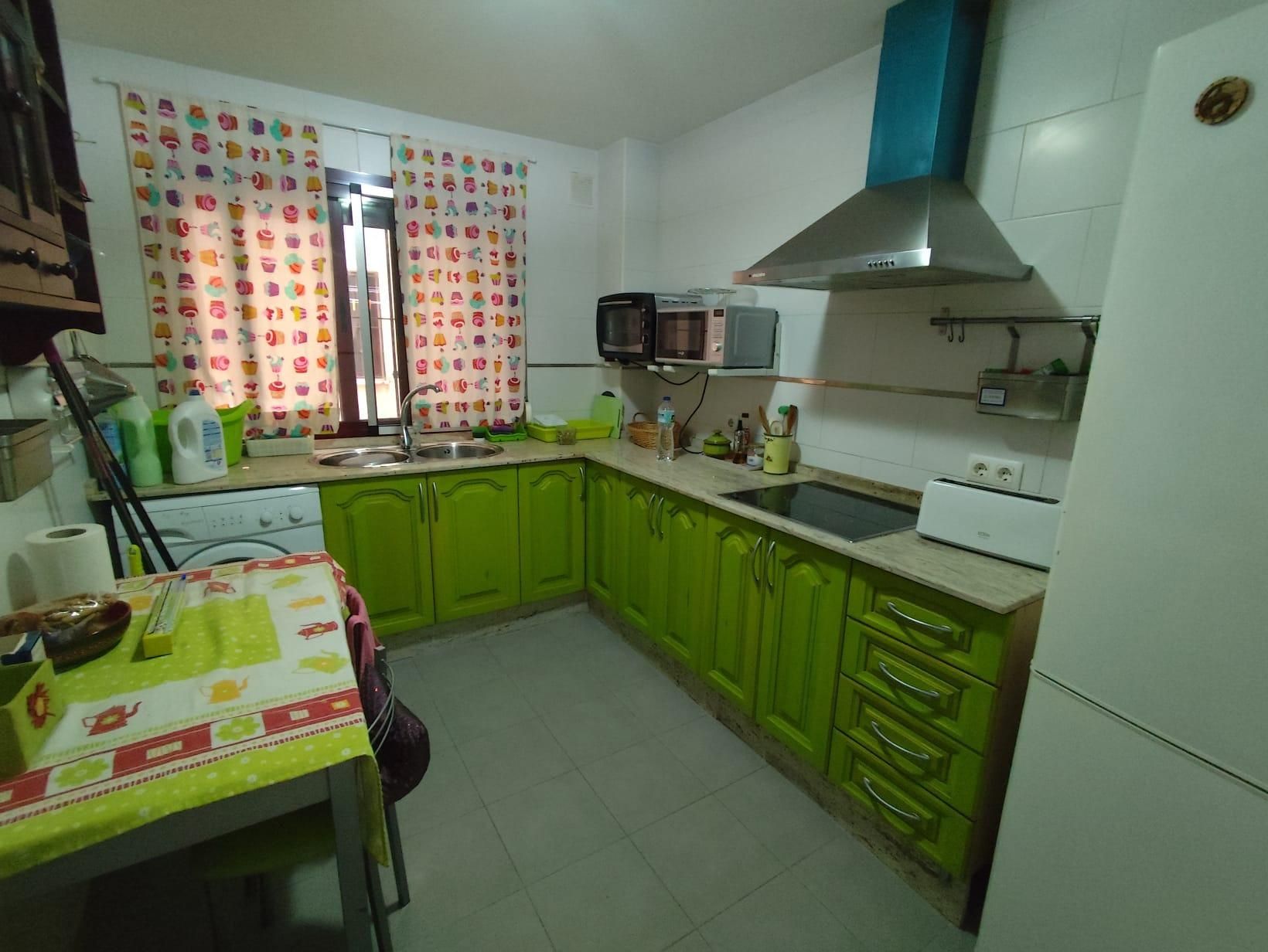 Cuina de Planta baixa en venda en La Línea de la Concepción