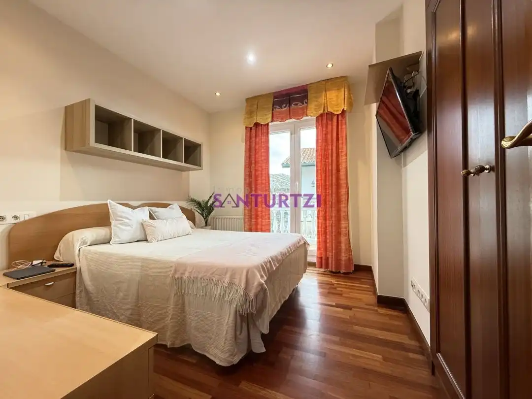 Bedroom of Detached homes for sale in Castro-Urdiales  with Heating, Terrace and Furnished