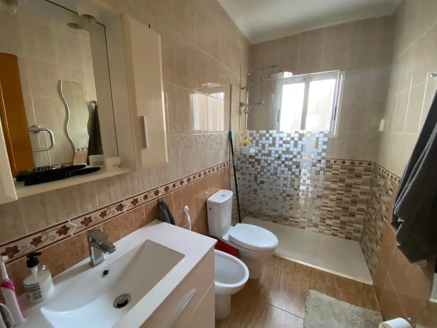 Bany de Apartament en venda en Castalla amb Aire condicionat, Jardí privat i Terrassa