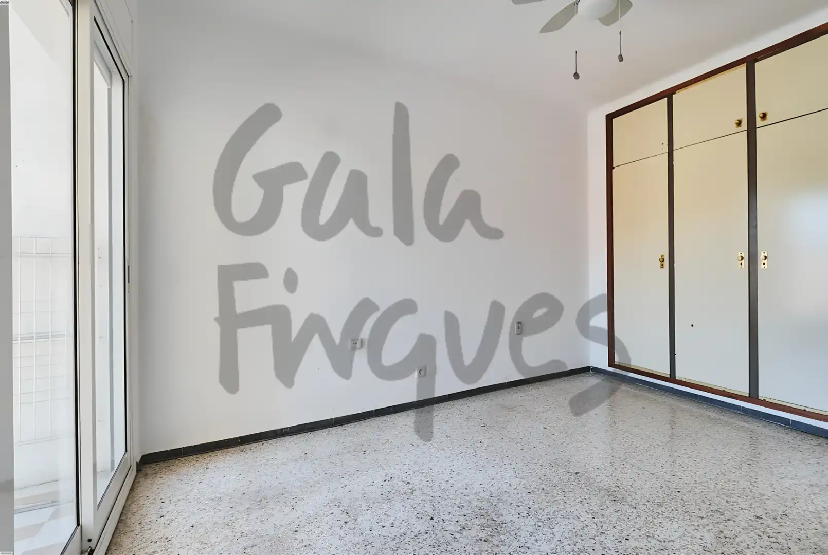 Flat for sale in Barcelona  with Air Conditioner and Balcony