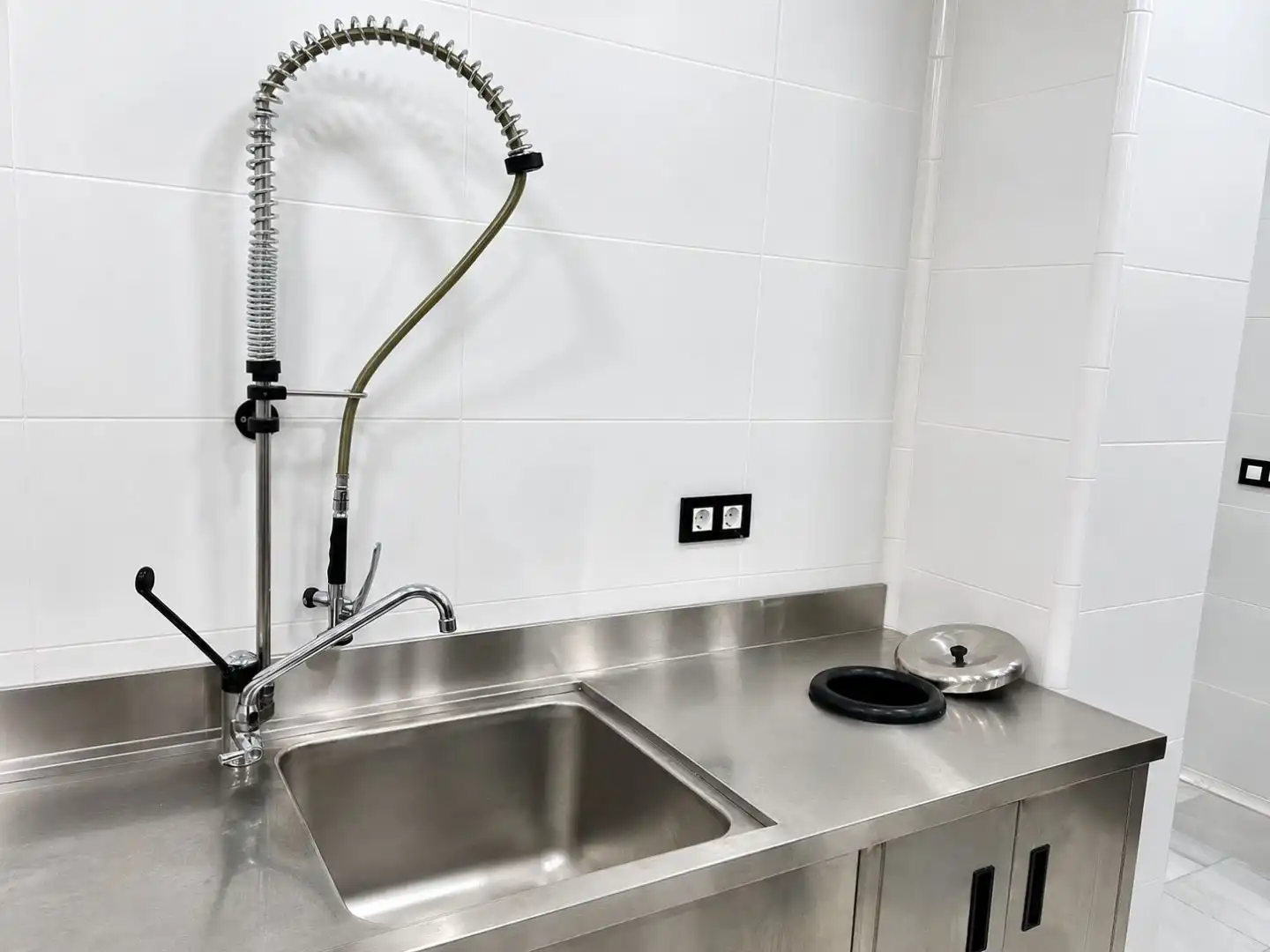 Cocina de Local en venta en Madrid con Aire acondicionado, Calefacción y Alarma