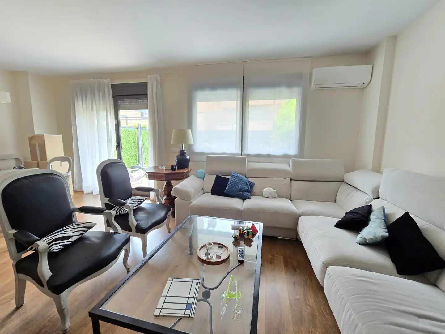 Sala de estar de Casa o chalet en venta en Meco con Aire acondicionado, Calefacción y Parquet