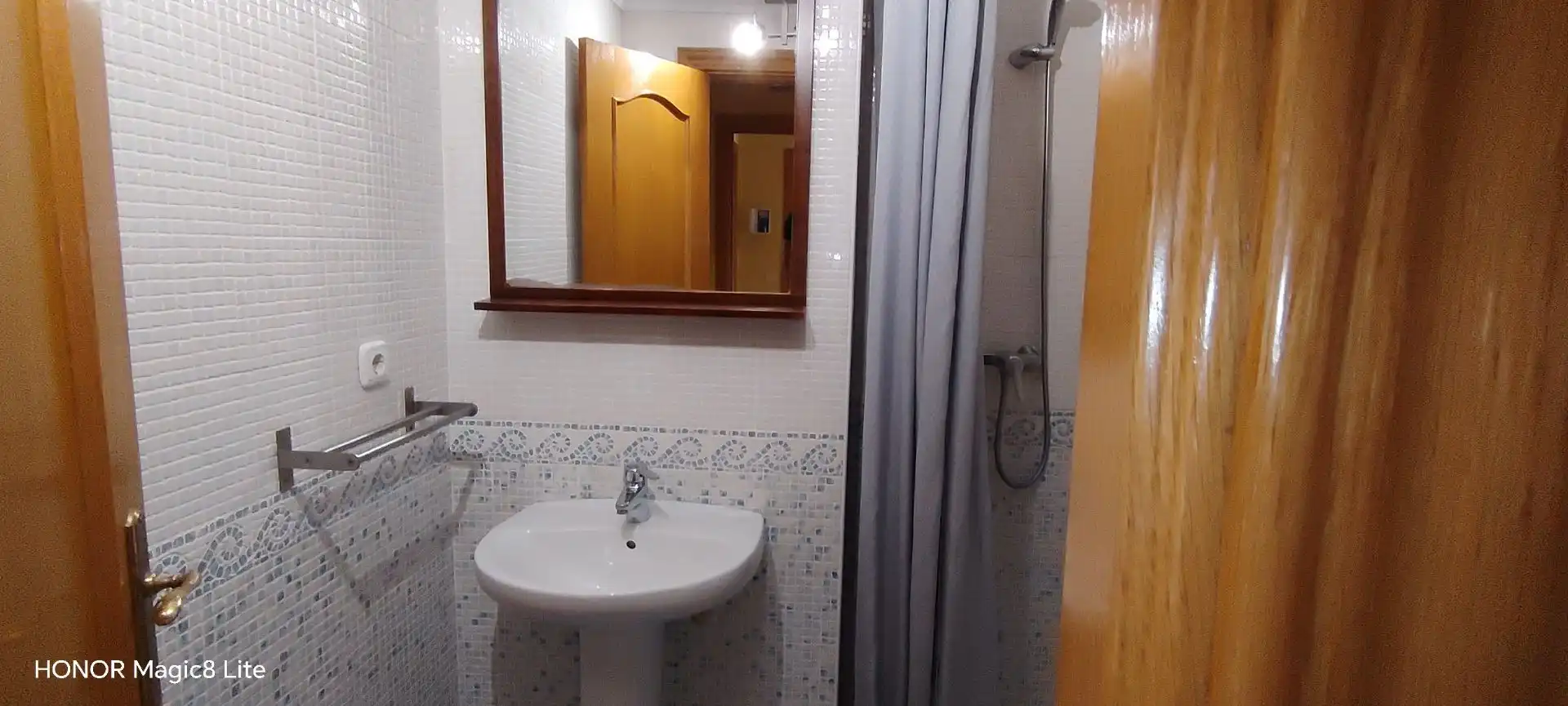 Bathroom of Flat for rent in Alcalá de Henares  with Air Conditioner, Heating and Storage room