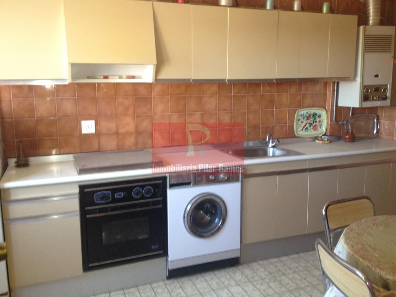 Cocina de Apartamento en venta en Hospital de Órbigo con Calefacción y Parquet