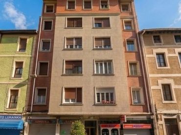 Flat with lift for sale in Erandio