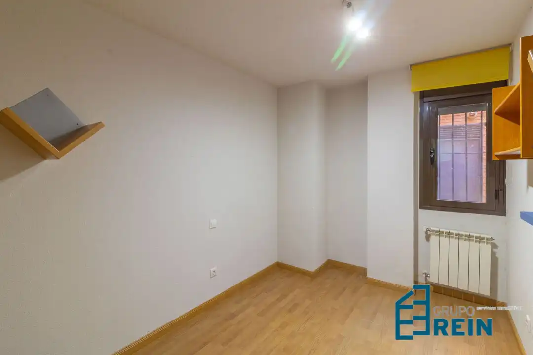 Habitación de Piso en venta en Recas con Calefacción