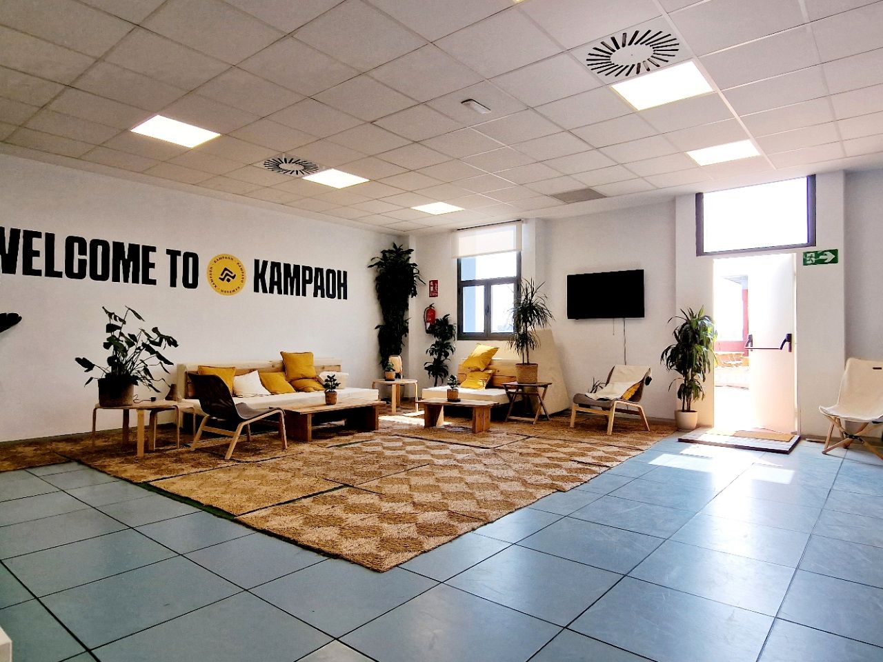 Living room of Office to rent in  Sevilla Capital  with Air Conditioner, Heating and Furnished