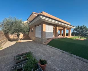 Vista exterior de Casa o xalet de lloguer en Sagunto / Sagunt amb Aire condicionat, Calefacció i Jardí privat