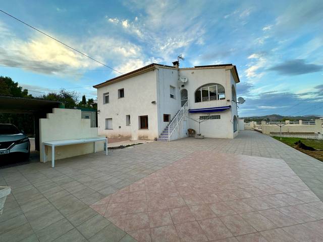 Casa-chalet en Venta en Canuta