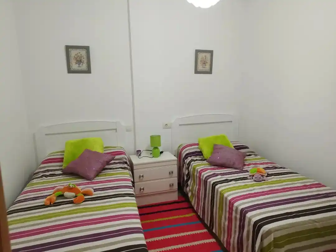 Habitación de Apartamento en venta en Foz con Terraza, Amueblado y Horno