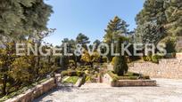 Jardí de Casa o xalet en venda en San Lorenzo de El Escorial amb Aire condicionat, Calefacció i Jardí privat