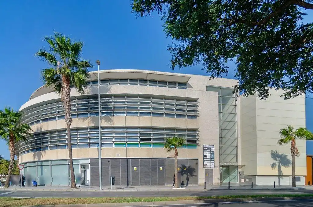 Exterior view of Commercial properties for sale in Cádiz
