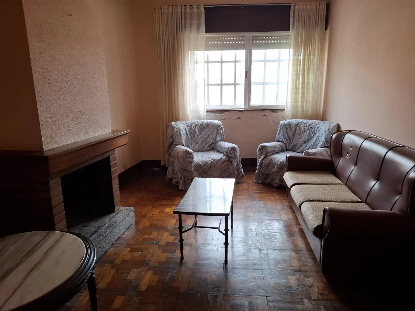 Wohnzimmer von Gebäude zum Verkauf in Ordes