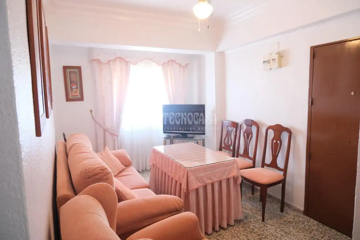 Sala d'estar de Pis en venda en  Sevilla Capital amb Moblat