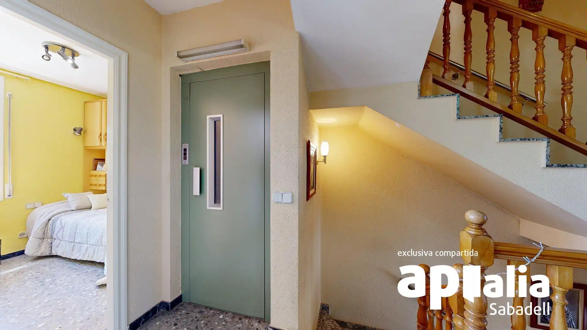 Casa adosada en venta en Barberà del Vallès con Calefacción, Terraza y Balcón