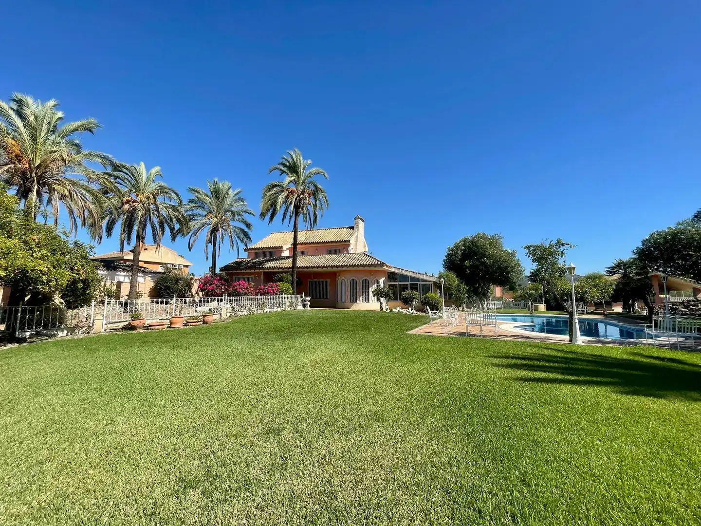 Jardí de Casa o xalet en venda en Arcos de la Frontera amb Aire condicionat, Jardí privat i Terrassa