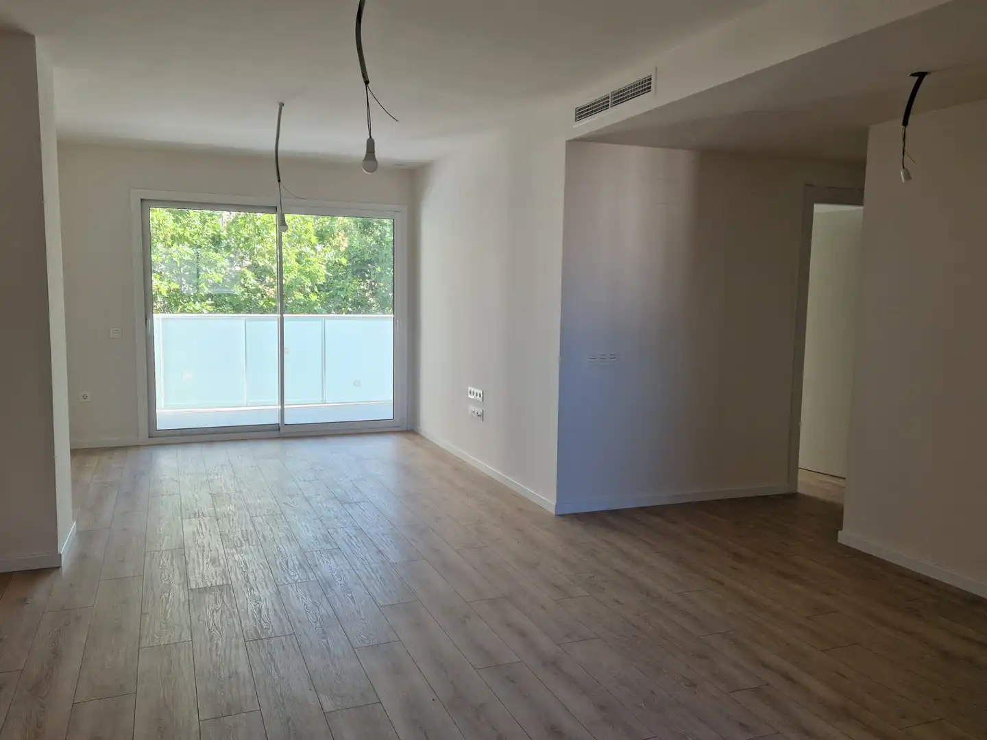 Living room of Flat for sale in Zaragoza  with Air Conditioner, Heating and Parquet flooring