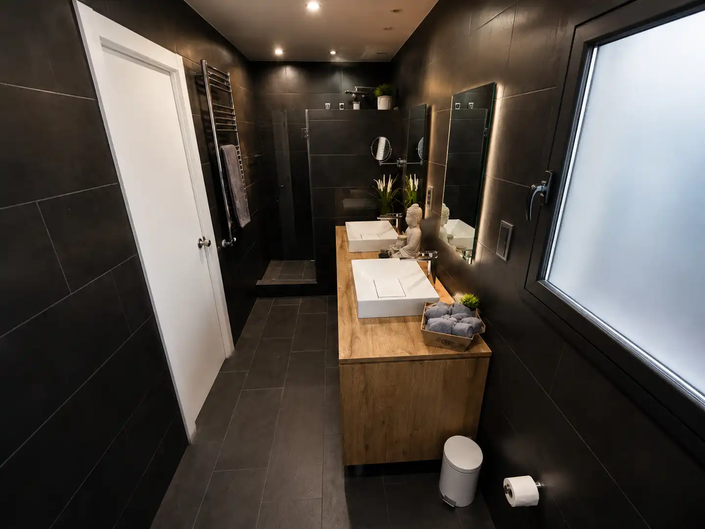 Bathroom of Duplexes for sale in Santa Coloma de Gramenet  with Air Conditioner, Heating and Parquet flooring