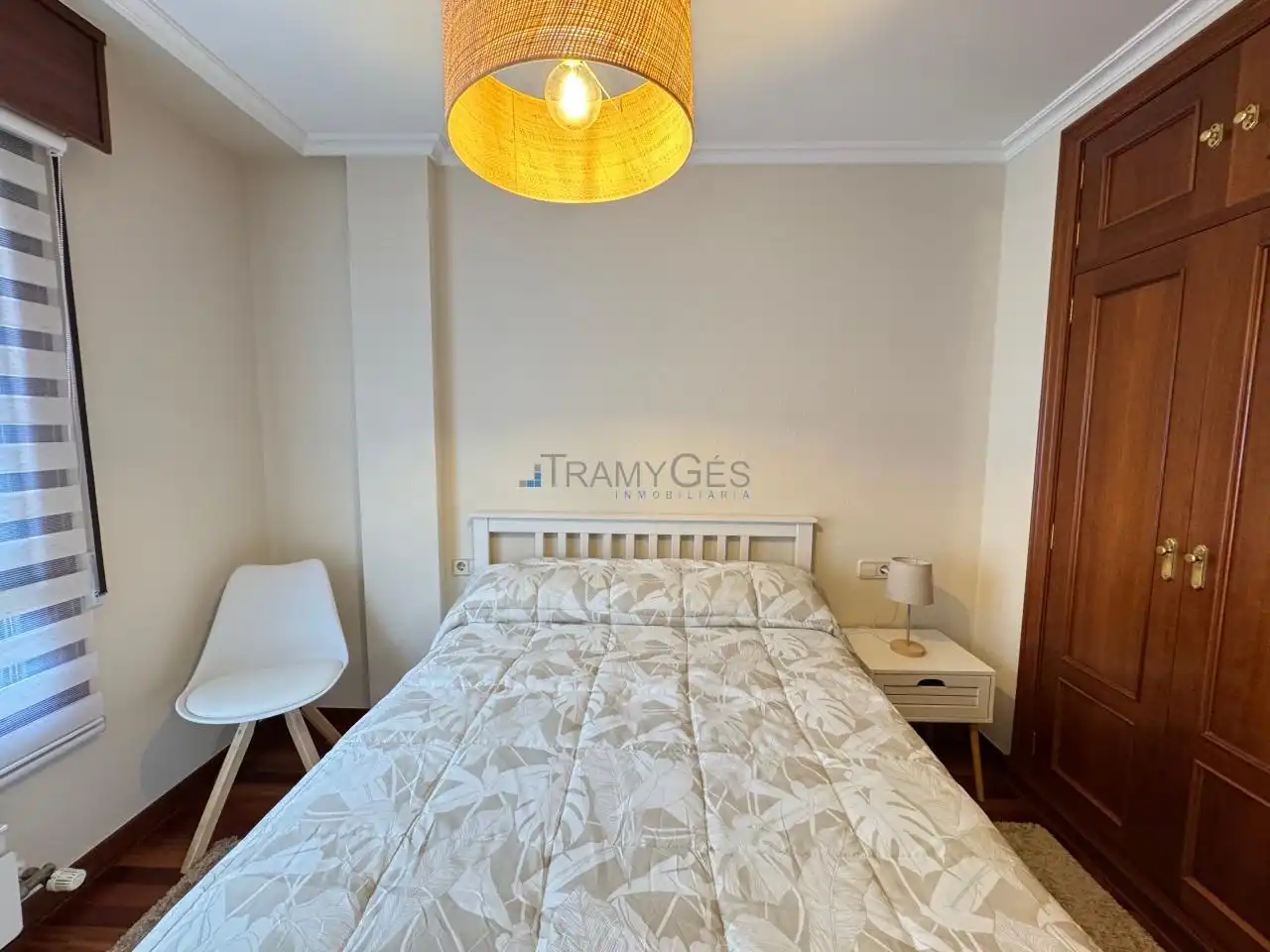 Bedroom of Apartments for rent in Vigo   with Heating, Parquet flooring and Furnished