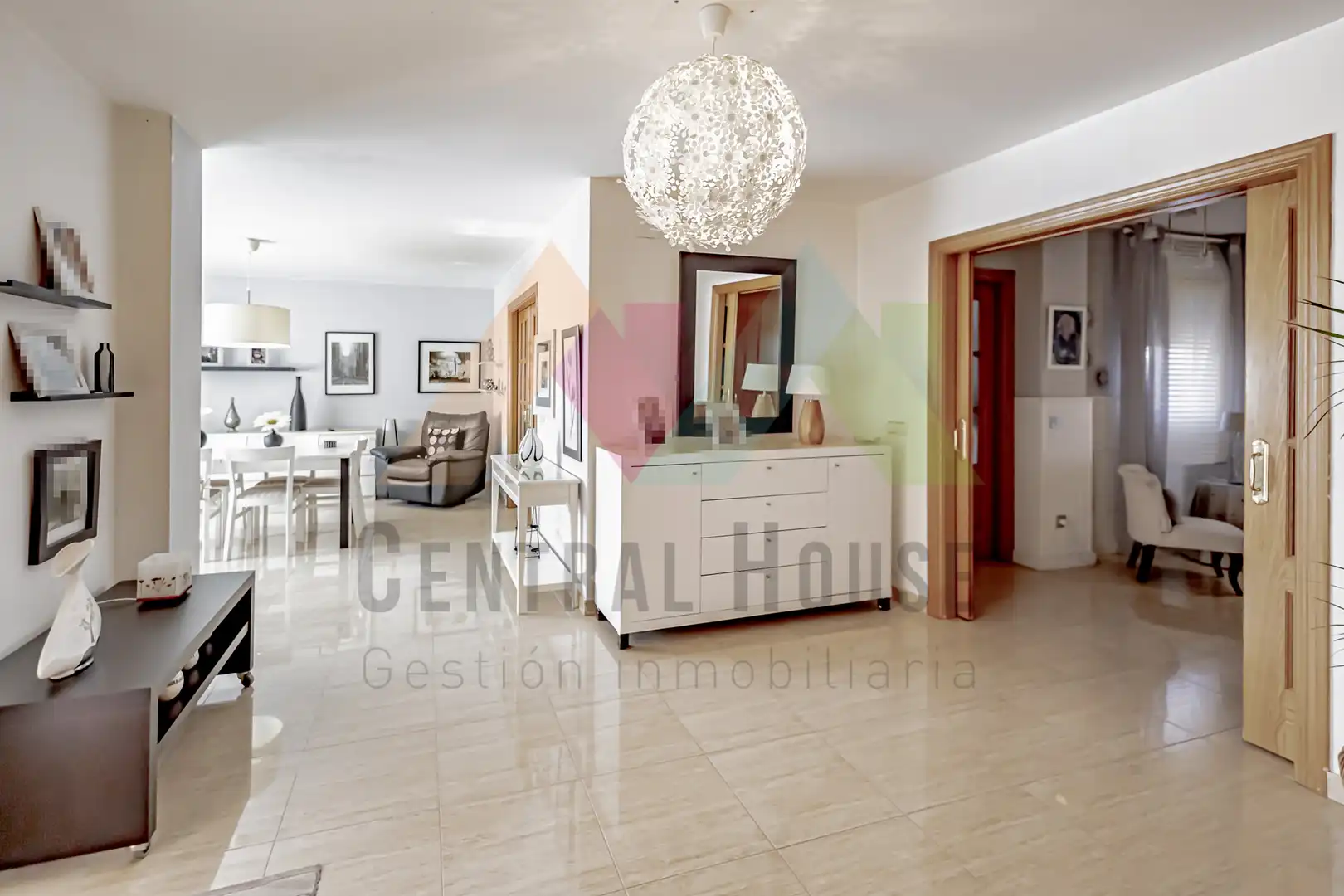 Sala de estar de Casa adosada en venta en Guadalajara con Aire acondicionado, Calefacción y Jardín privado