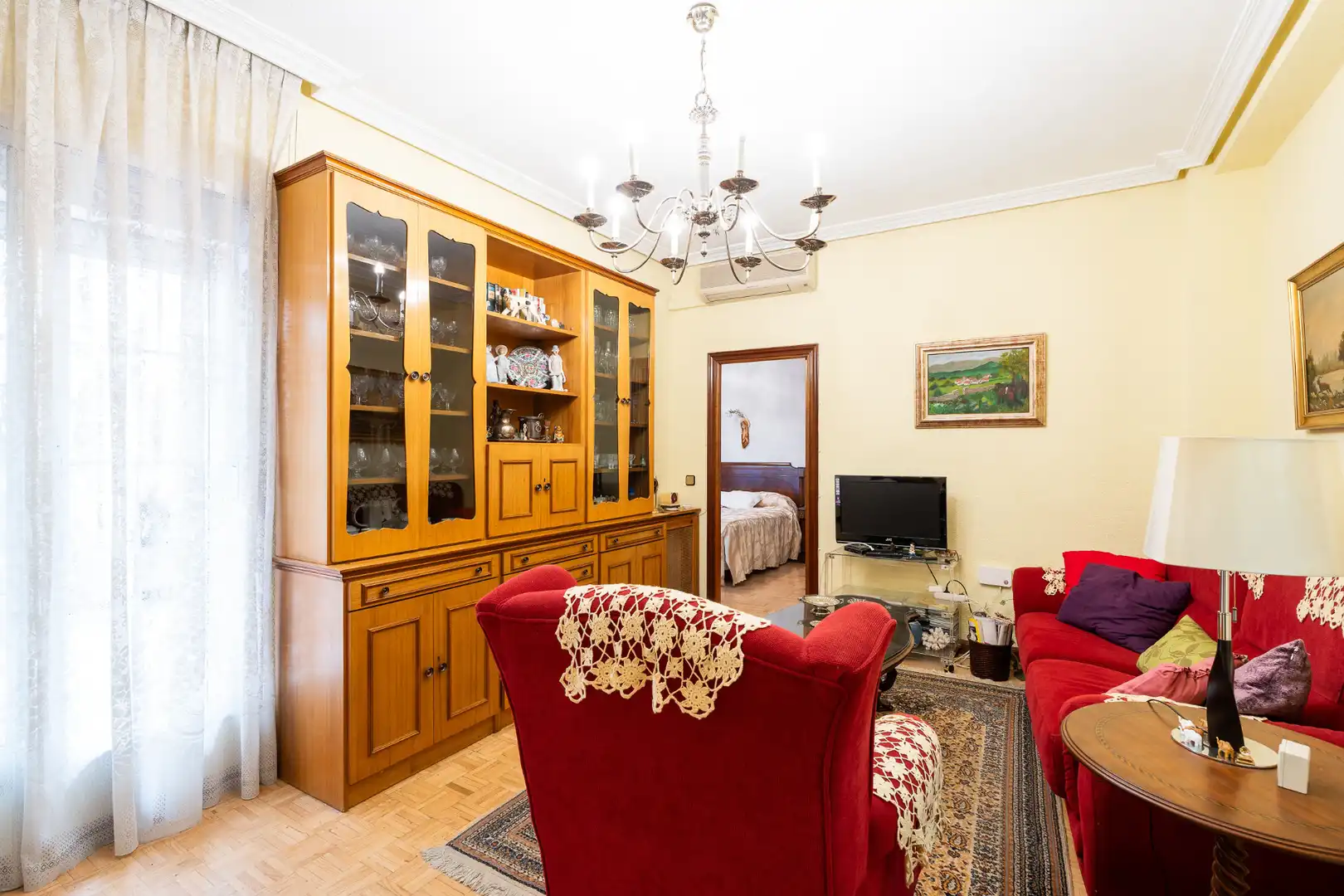 Living room of Flat for sale in Madrid  with Air Conditioner, Heating and Parquet flooring