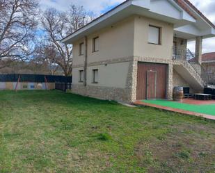 Vista exterior de Casa o xalet en venda en Valle de Tobalina amb Calefacció, Jardí privat i Terrassa