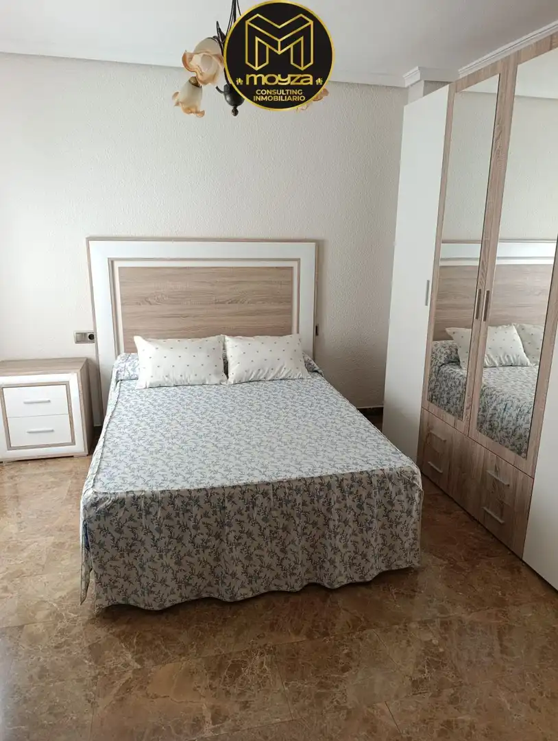 Schlafzimmer von Wohnung zur Miete in Jaén mit Klimaanlage und Heizung