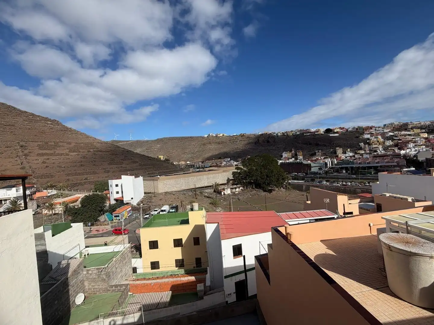 Vista exterior de Casa adosada en venda en San Sebastián de la Gomera amb Terrassa i Moblat