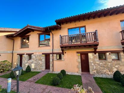 Exterior view of Single-family semi-detached for sale in Vega de Liébana