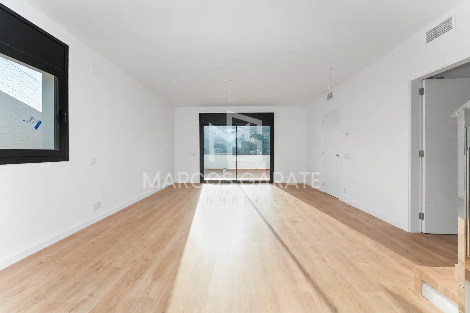 Casa con terraza en venta en Avinguda Marca Hispànica, imagen 16