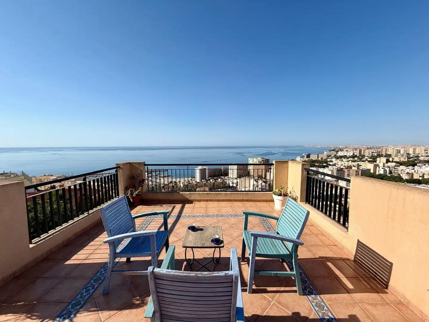 Terraza de Piso en venta en Roquetas de Mar con Aire acondicionado, Terraza y Amueblado