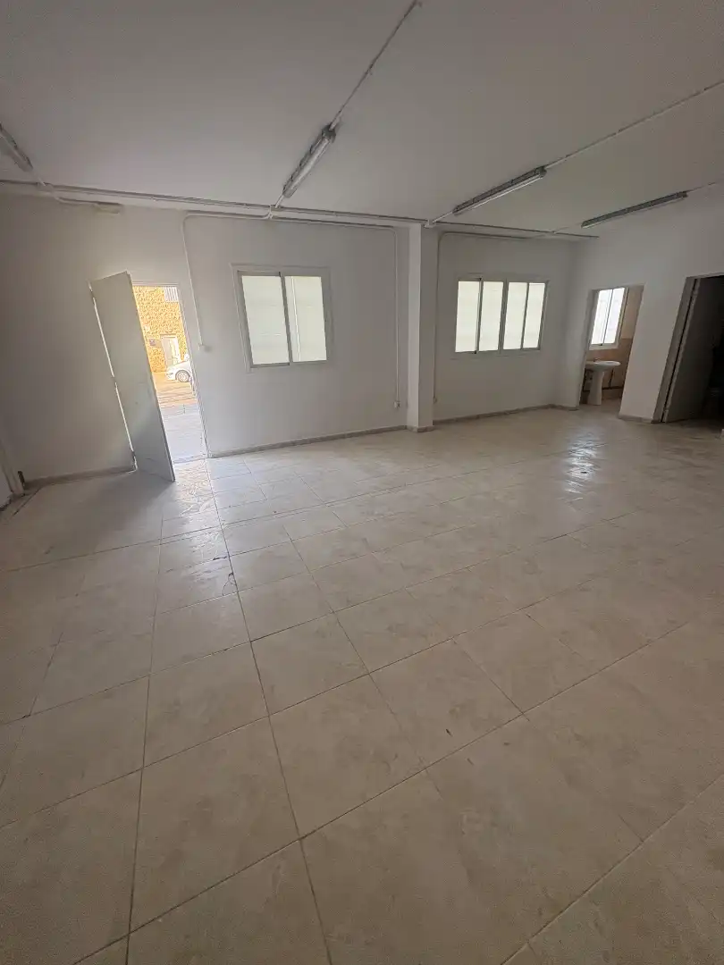 Fabrikhallen zur Miete in Calle Ventalomar, Santa María de Benquerencia