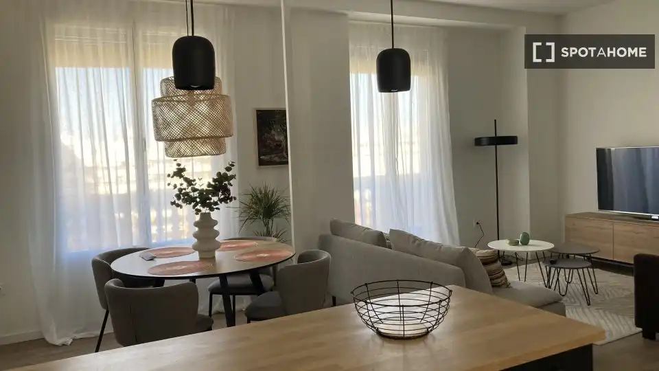 Appartamento con terrazza in affitto a L'Eixample, imagen 17