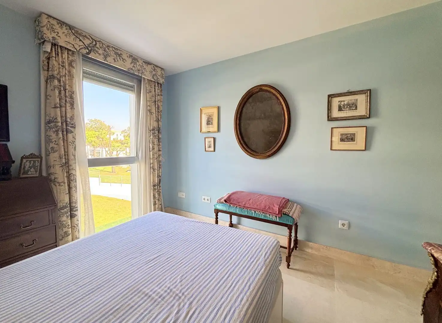 Habitación de Ático en venta en Manilva con Aire acondicionado, Terraza y TV
