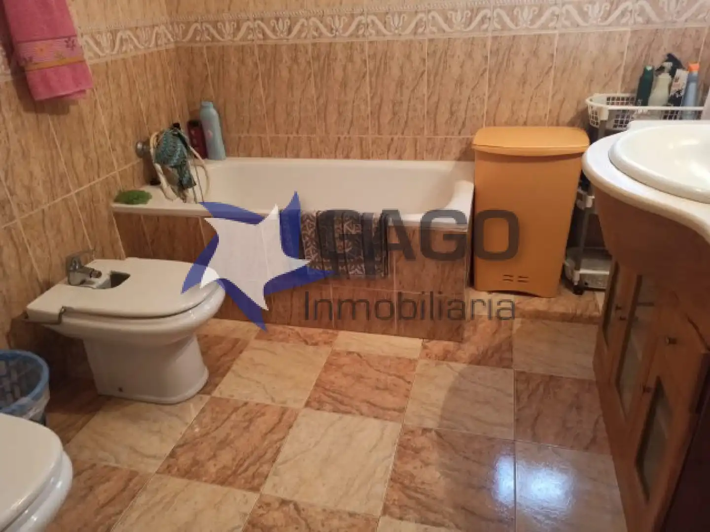 Bany de Pis en venda en Córdoba amb Traster i Piscina