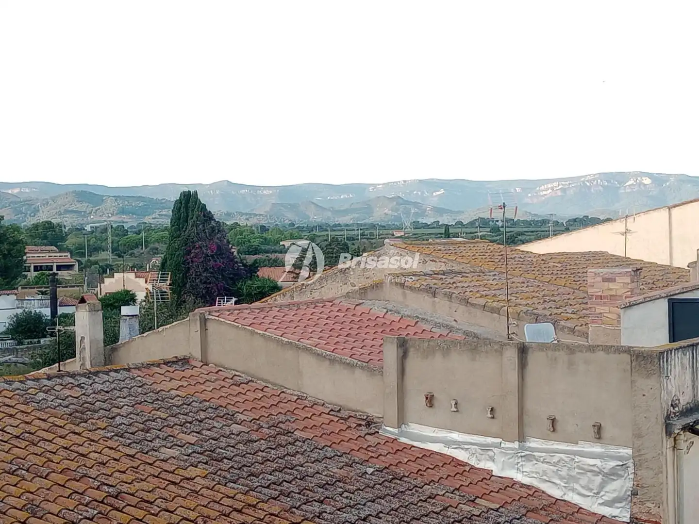 Casa o xalet en venda en Montbrió del Camp amb Jardí privat, Traster i Balcó