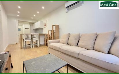 Living room of Planta baja for sale in  Barcelona Capital  with Air Conditioner and Heating