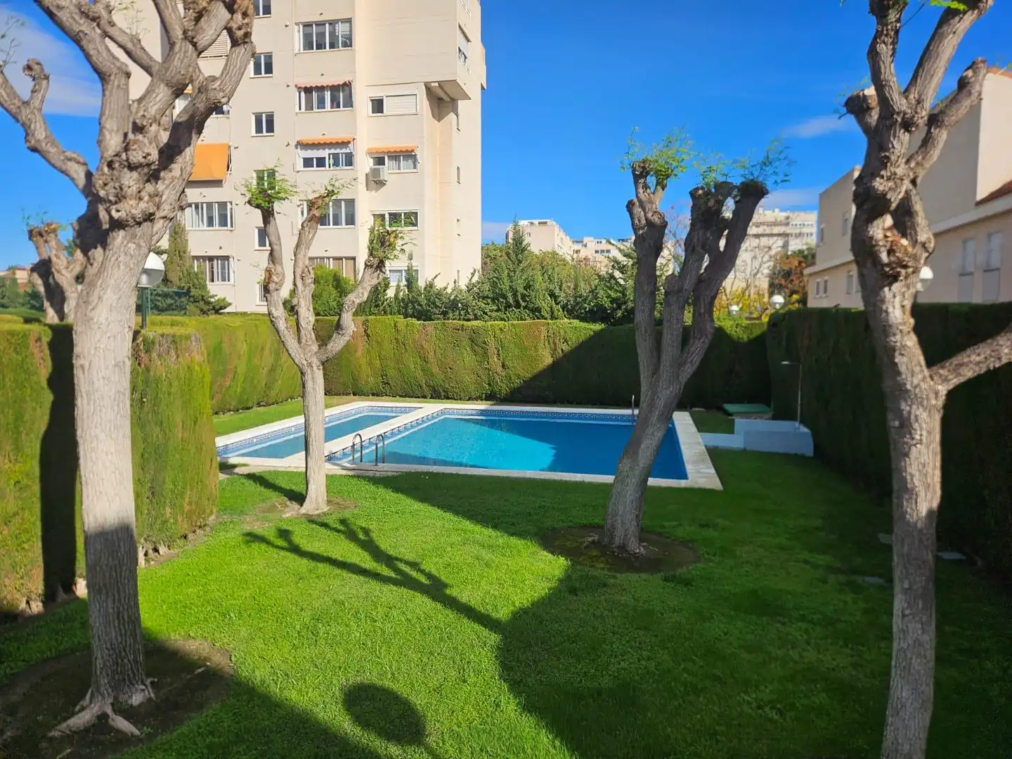 Piscina de Casa o chalet de alquiler en Alicante / Alacant con Aire acondicionado, Calefacción y Jardín privado
