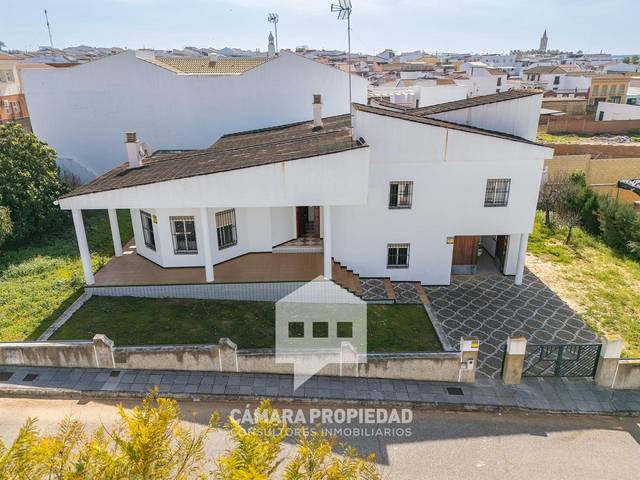 Casa-chalet en Venta en Rociana del Condado