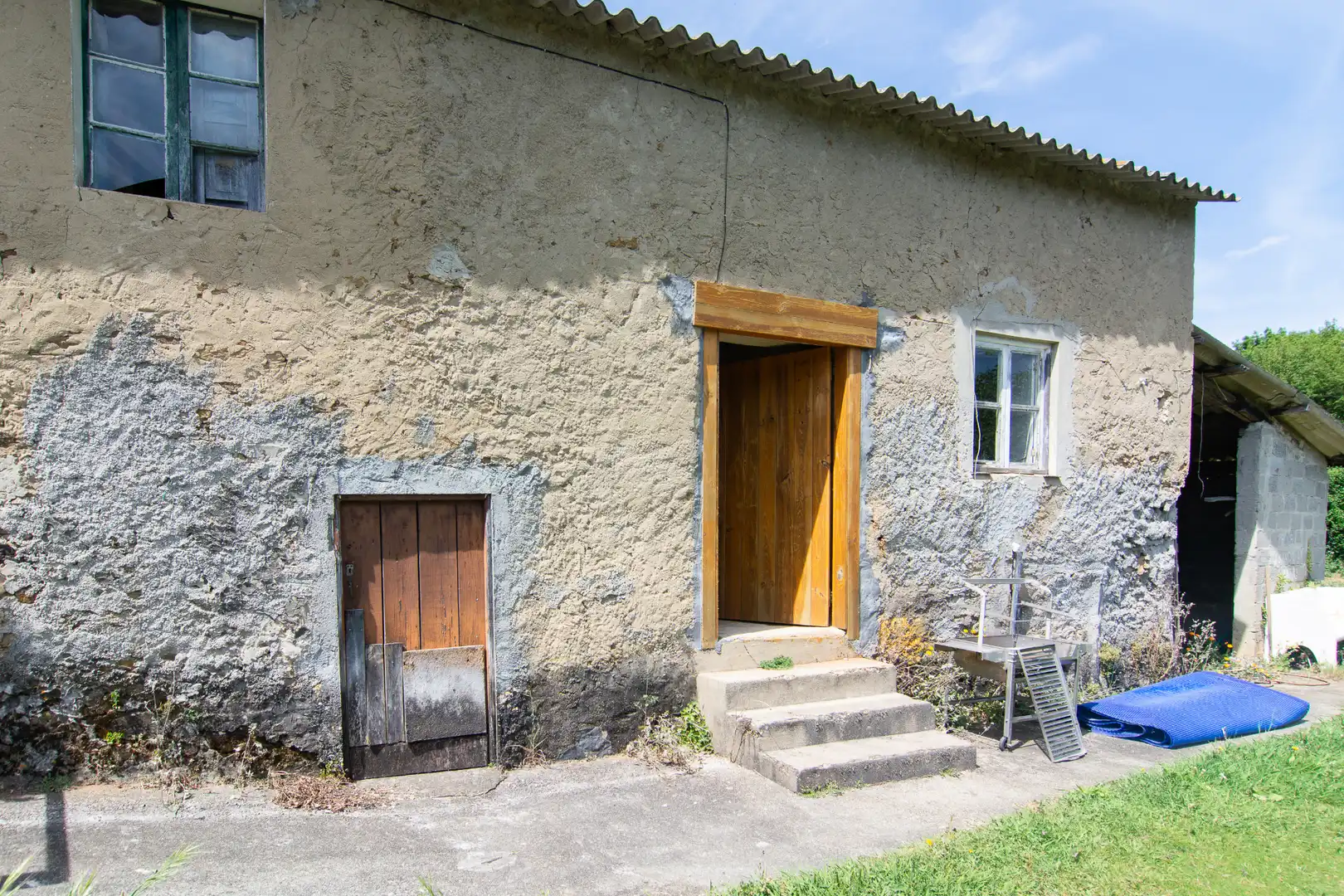 Vista exterior de Casa o xalet en venda en Abegondo amb Jardí privat, Traster i Internet